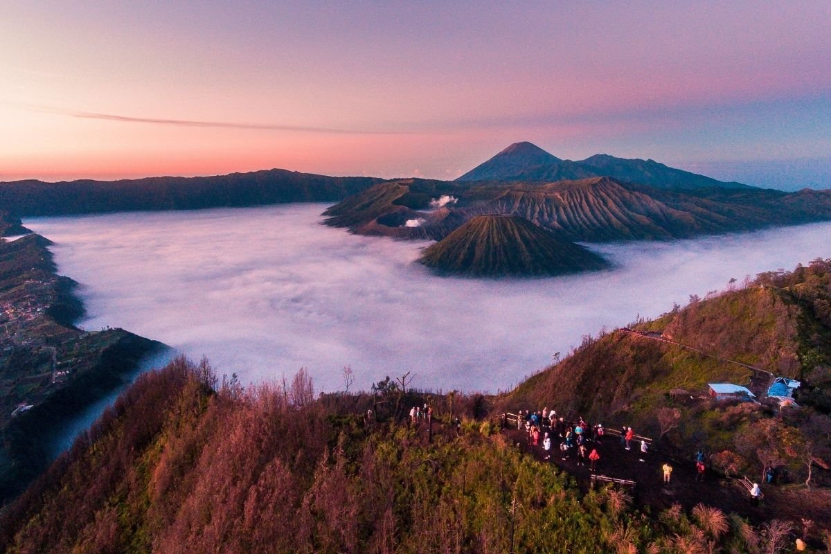 Bromo Ijen Tour from Malang 3D2N: Private Sunrise & Blue Fire Package