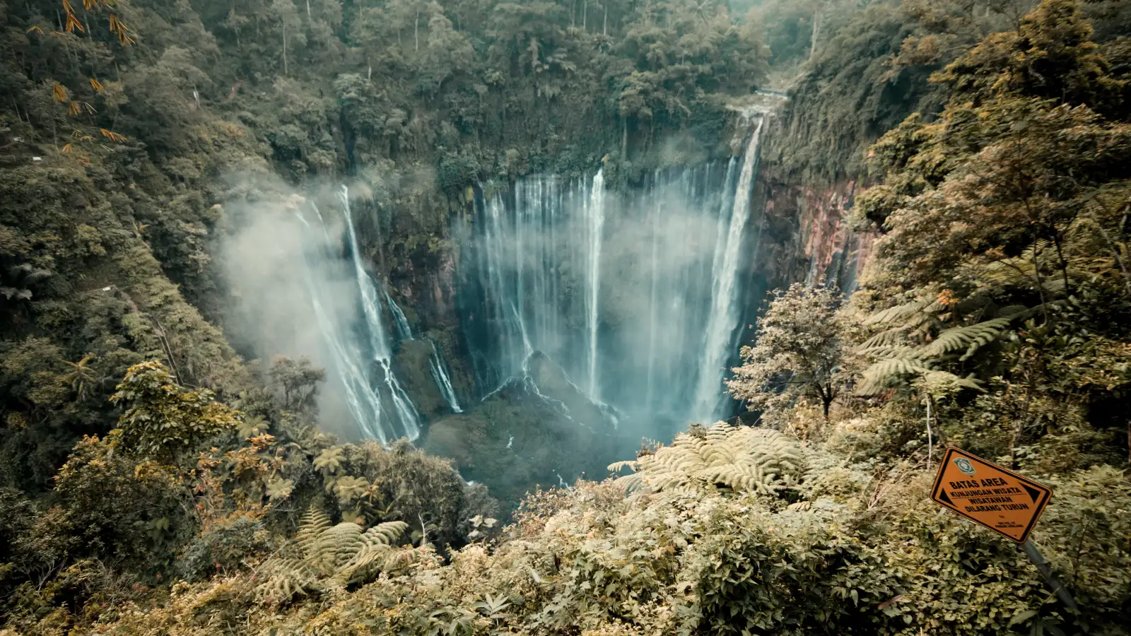 Tumpak Sewu waterfall private trip luxury experience