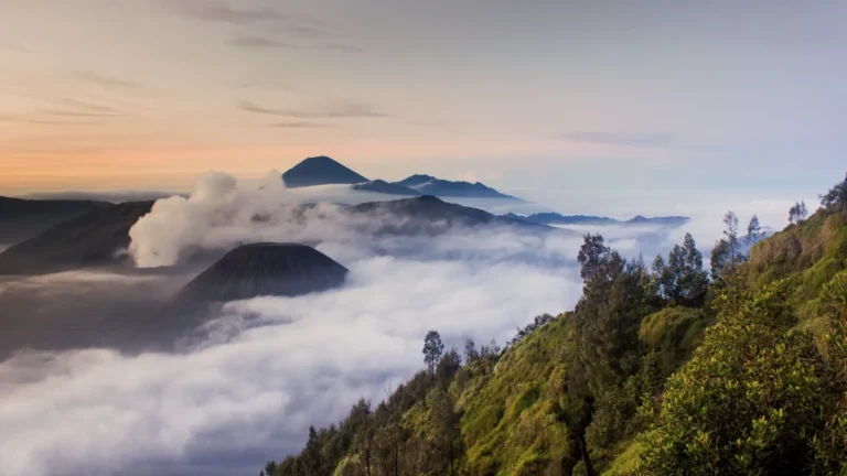 King Kong Hill vs Seruni Point: Choosing Your Bromo Viewpoint